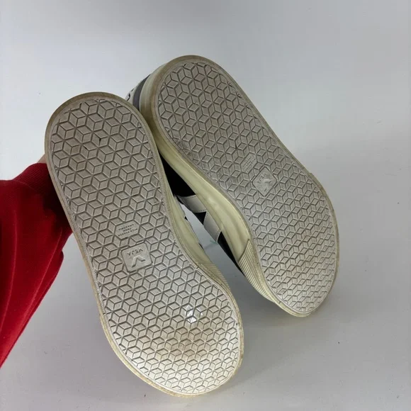 Veja Black and White Leather Campo Low profile Women's Sneakers - Picture 8 of 8